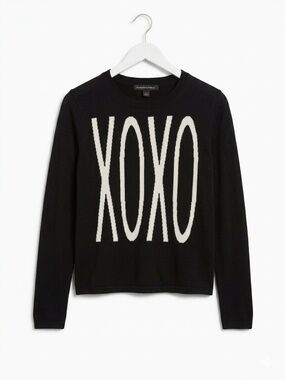 Black Wool Blend Sweater with White XOXO print 💋🤗 - Size Small